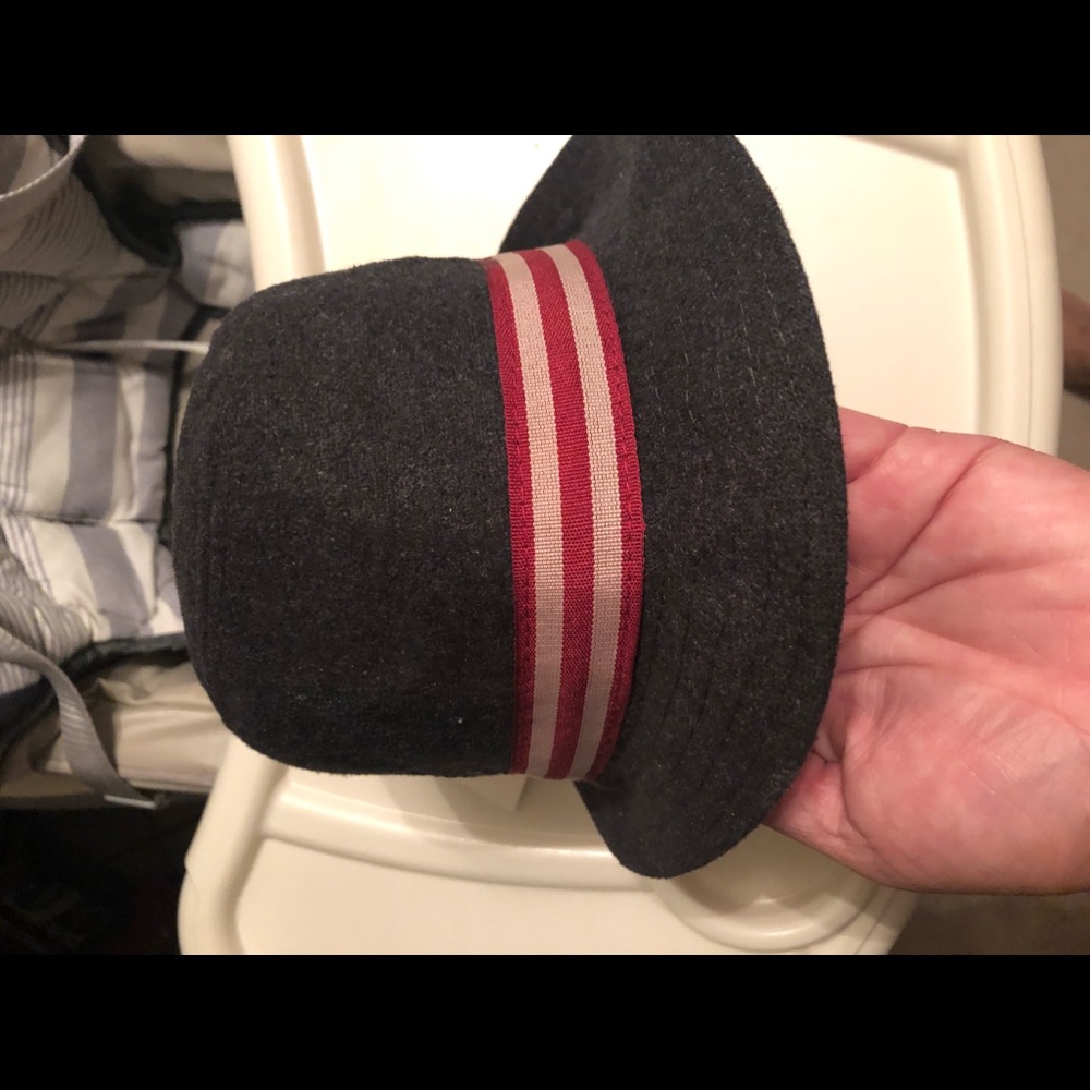 Great Infant hat in red and gray